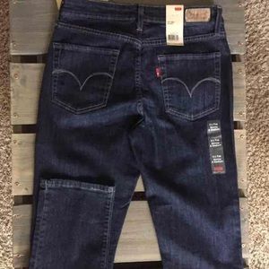 NWT women’s mid-rise LEVI’s skinny jeans